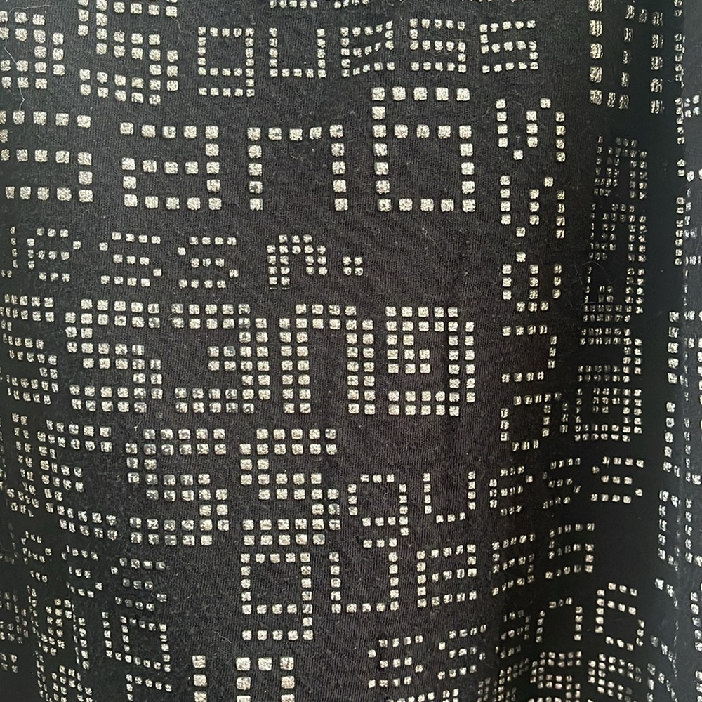 GUESS Insignia Embossed Tank Large - Picture 4 of 14